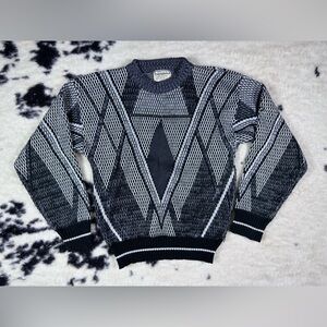 Chartwell Women's Vintage Black and White Knit Crewneck Sweater Size Small